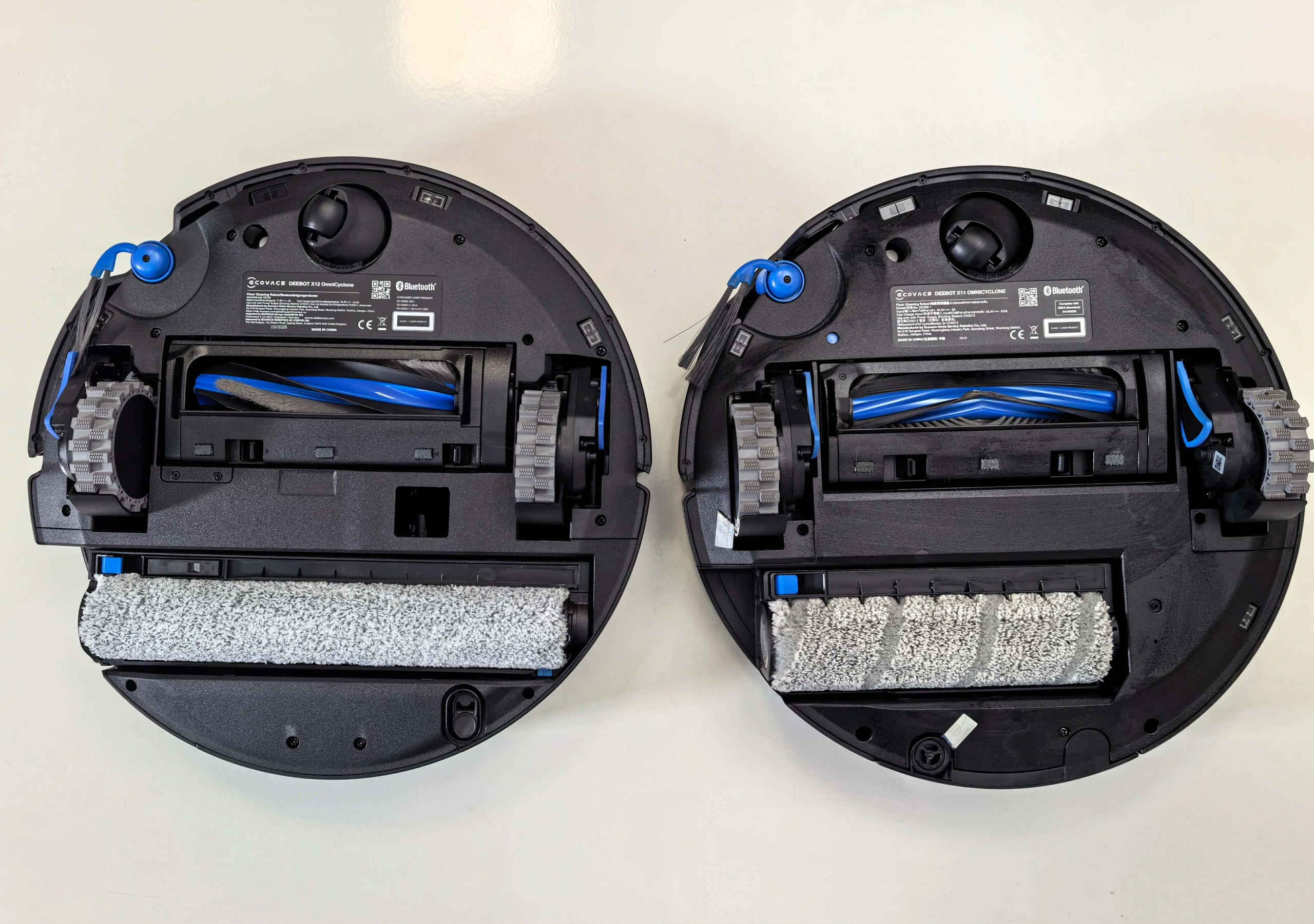 Chổi lăn của X12 (trái) so với thế hệ tiền nhiệm X11 (phải)