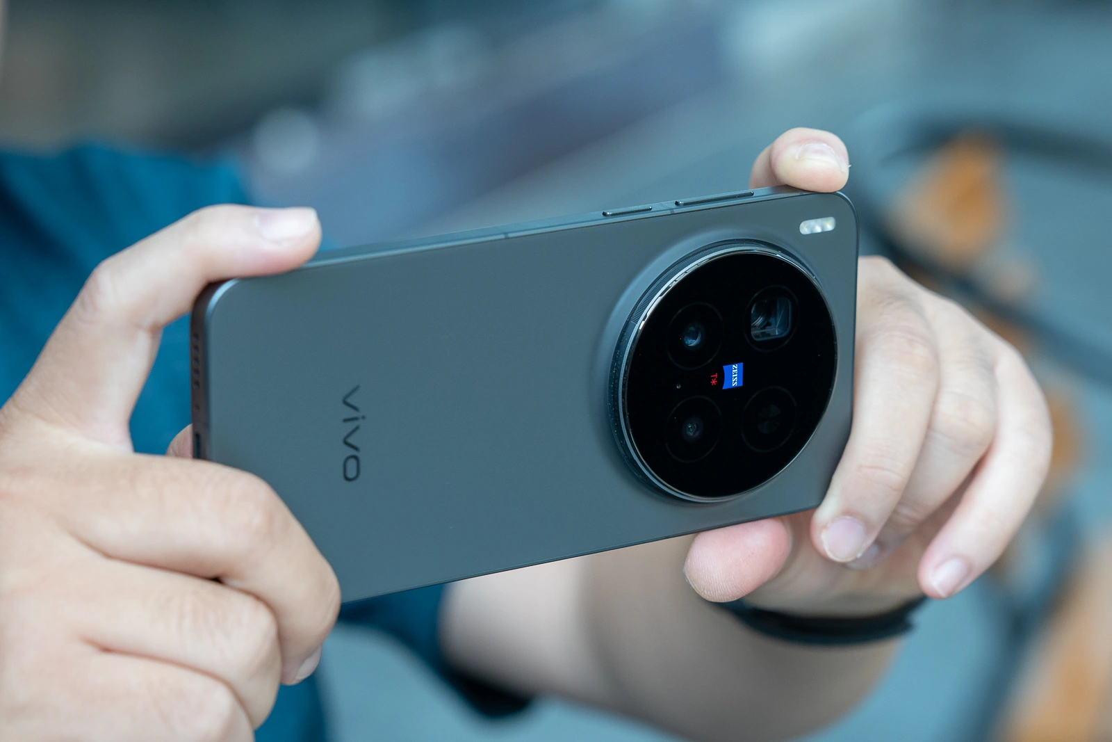 Camera Vivo X300 Pro có điểm vượt trội hơn nhiều so với iPhone 17 Pro