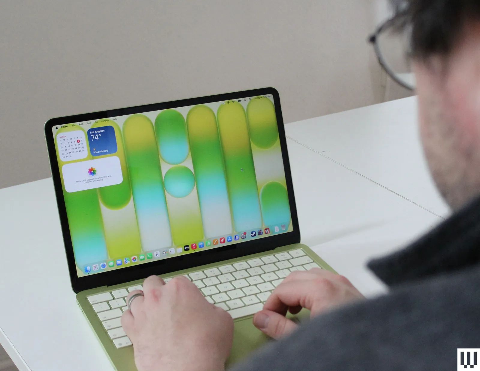 Lần đầu tiên, sinh viên Việt Nam phải đắn đo giữa MacBook và Windows ở cùng mức giá 16 triệu đồng - Ảnh 2.