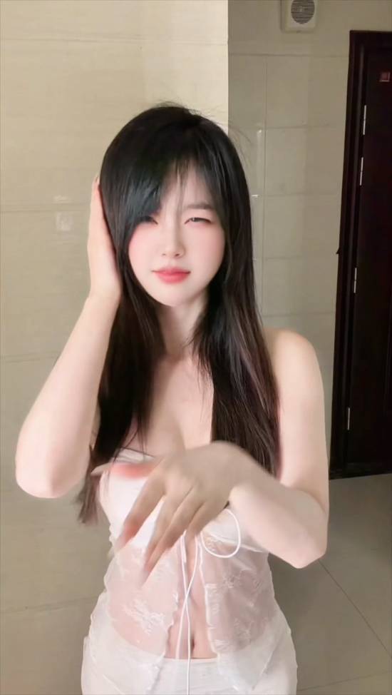 Qian Siyi với màn vũ đạo tự phát