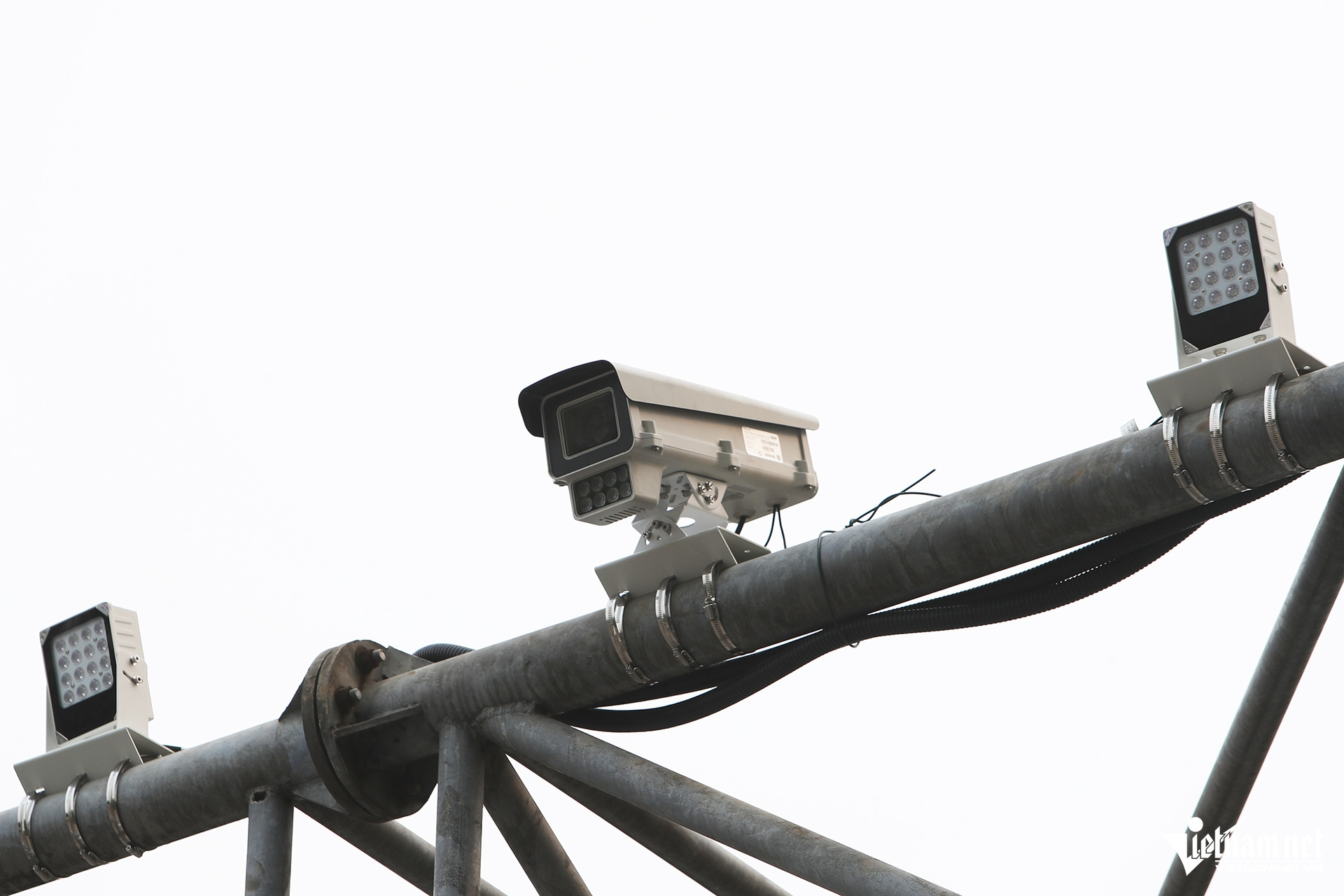 Camera AI lắp đặt gần nút giao Võ Chí Công - Xuân La