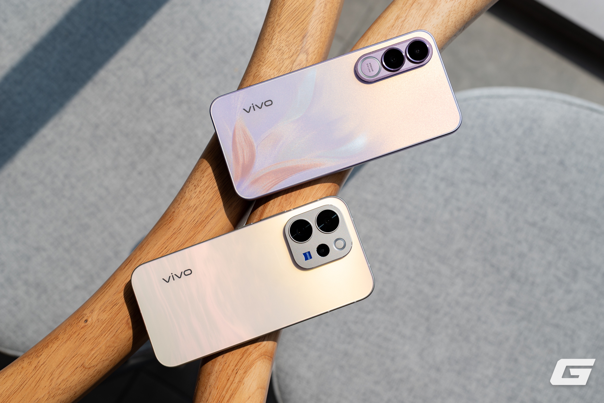 Hai mẫu điện thoại với cá tính riêng biệt 