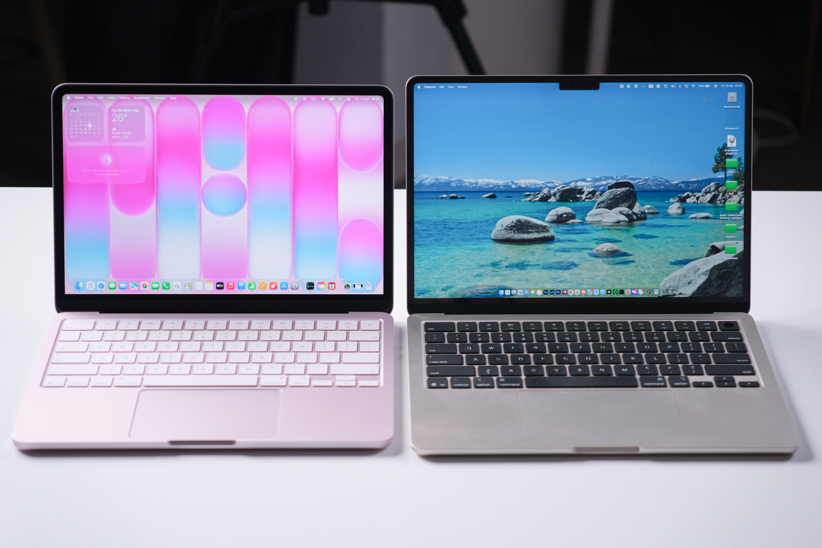 MacBook Neo bên cạnh MacBook Air M4