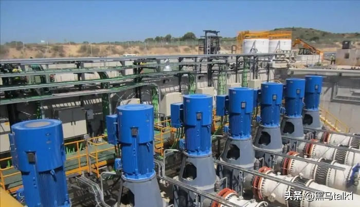 Hệ thống tưới nhỏ giọt thông minh ở Israel