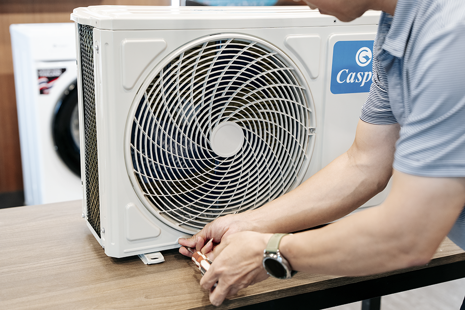 Mổ cục nóng của điều hòa Casper JC-09IU36