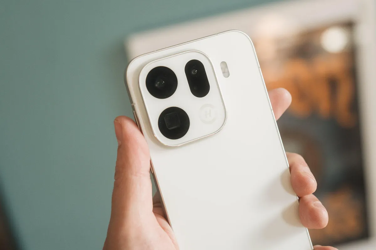 Oppo Find X9 Pro sở hữu khả năng ngang ngửa máy ảnh chuyên nghiệp.