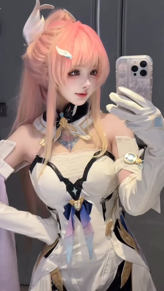 Trend quạt trần đang làm sôi động cộng đồng cosplay