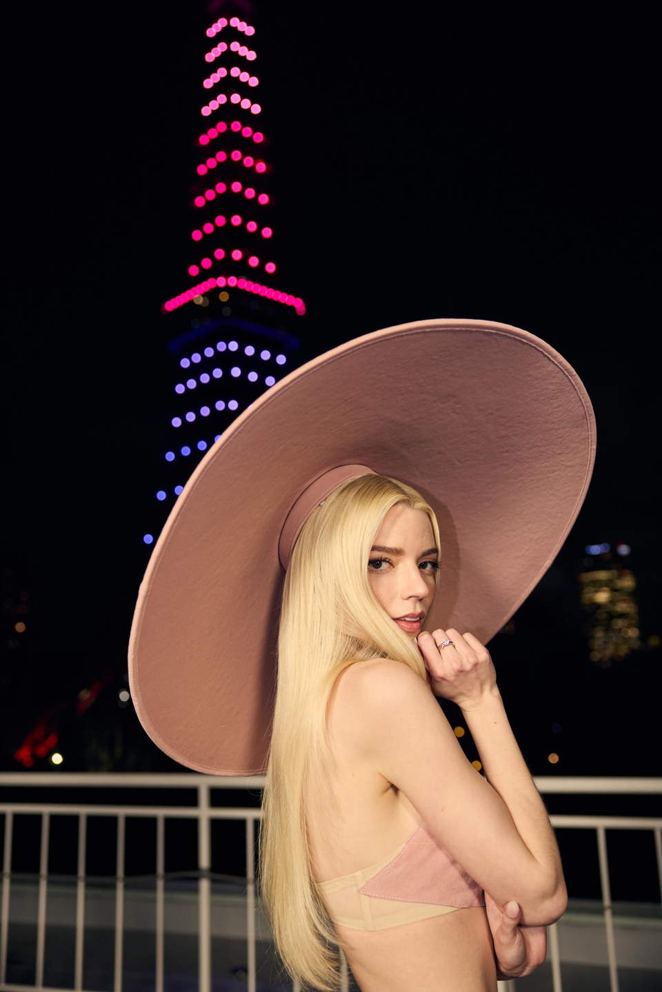 Mỹ nhân với trang phục lấy chủ đề công chúa Peach tại Tokyo