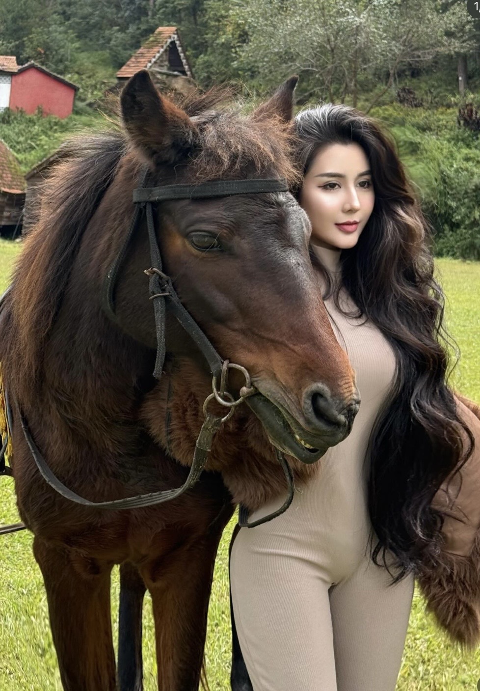 Võ Ngọc Trân với phong cách cá tính trên yên ngựa