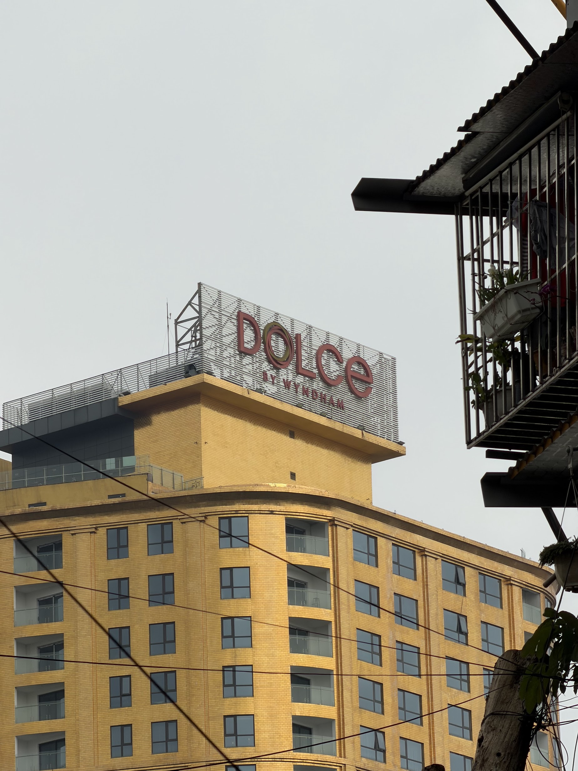 Zoom tele crop kỹ thuật số chất lượng thấp hơn 