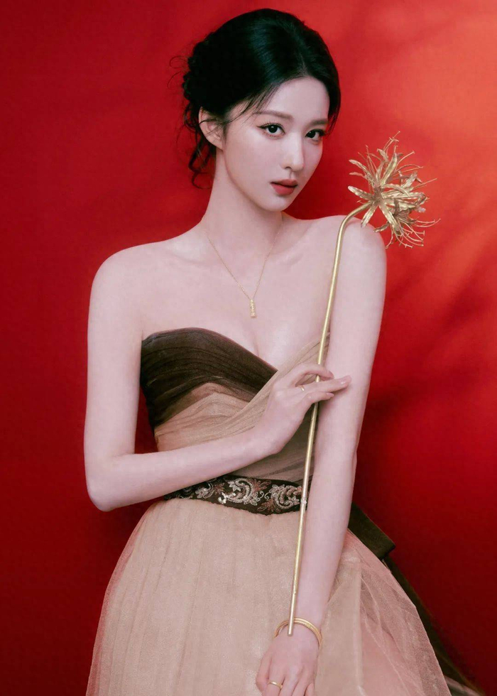 Vương Sở Nhiên - mỹ nhân sắc sảo