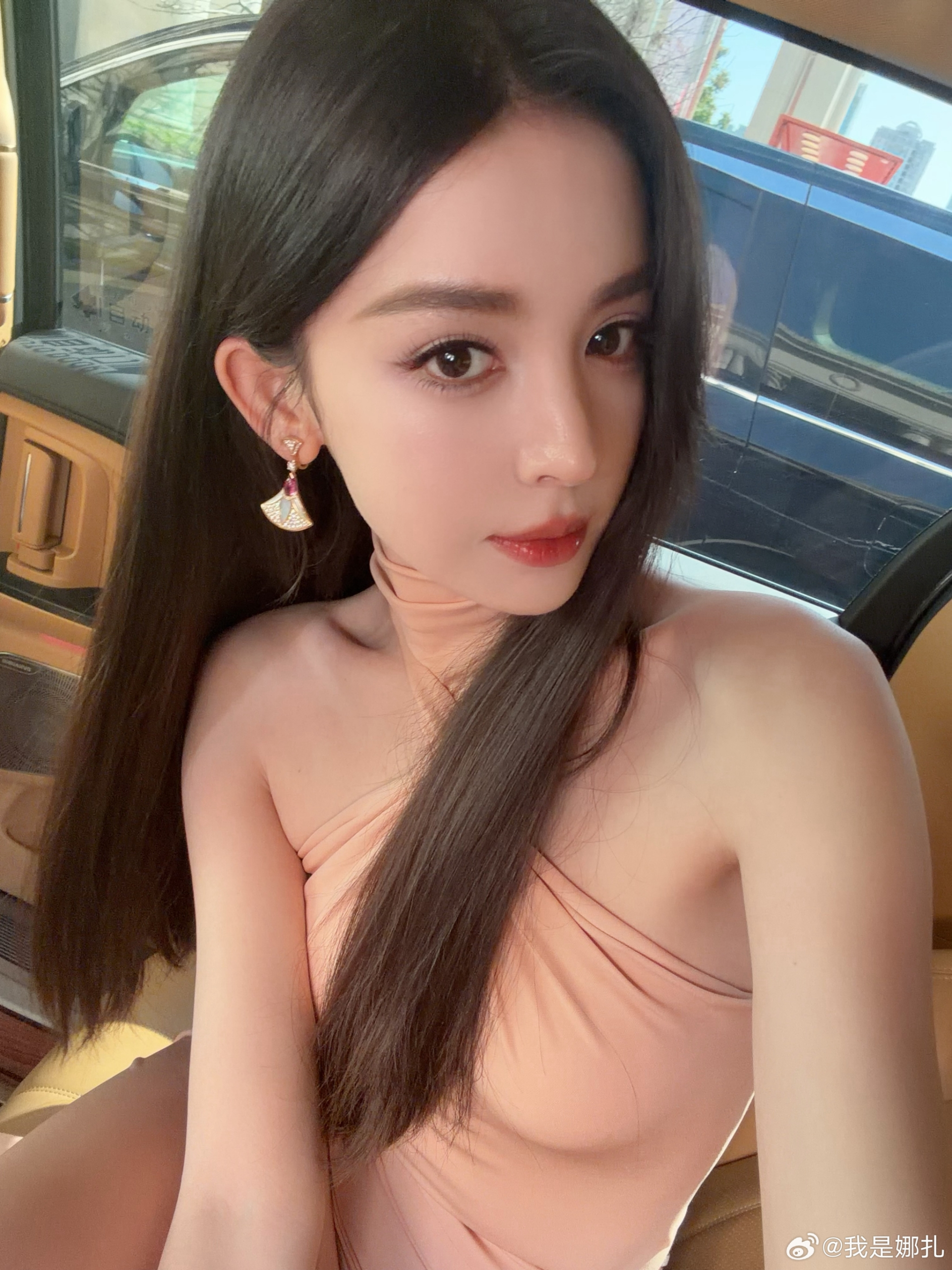 Nữ diễn viên không cần trang điểm nhiều vẫn xinh đẹp