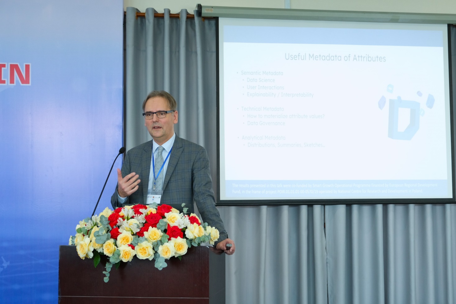 TS. Krystian Wojtkiewicz trình bày Open Hexagon-Based Air Pollution Prediction Service