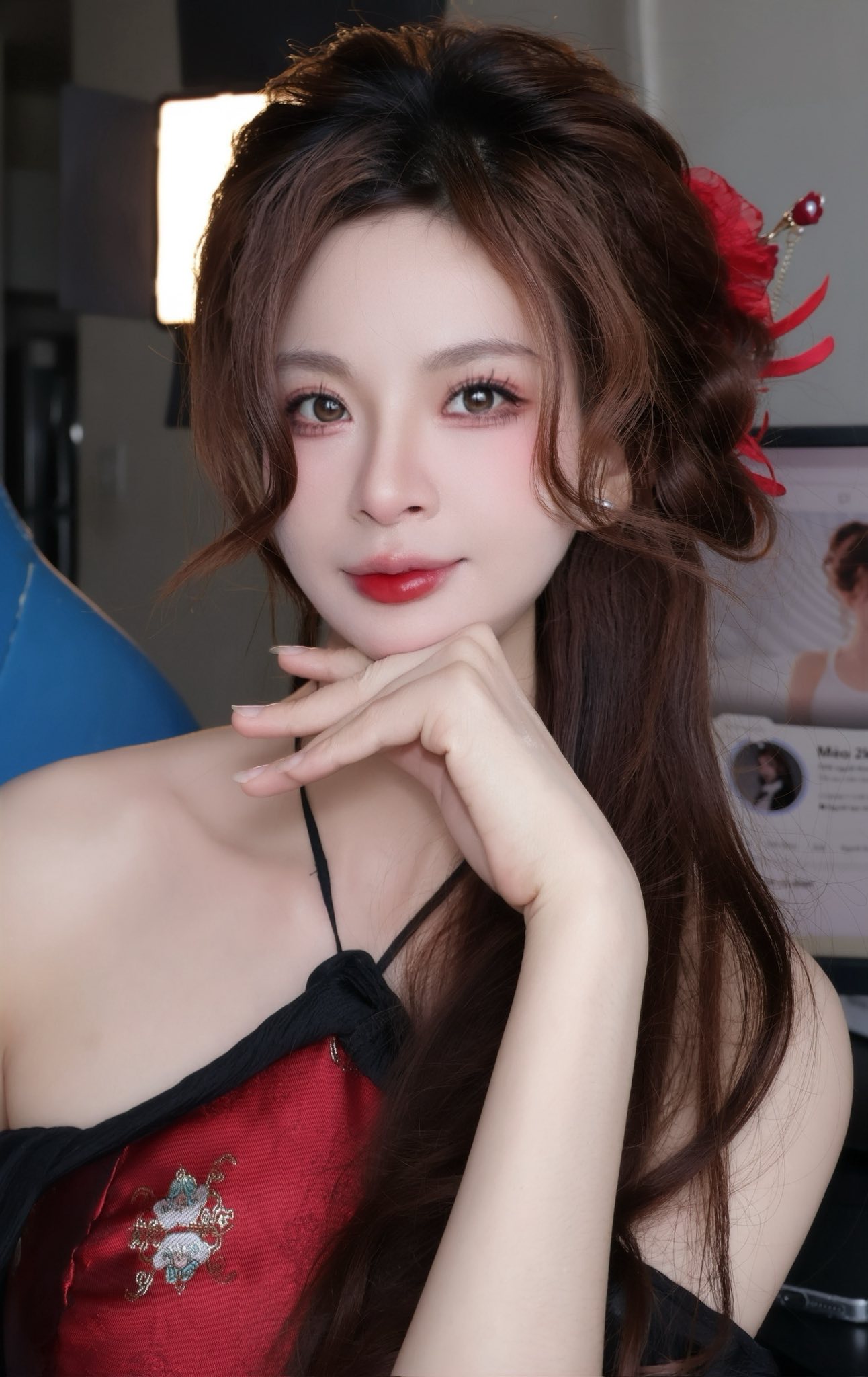 Mèo 2k4 trong tạo hình cosplay nhân vật Raz