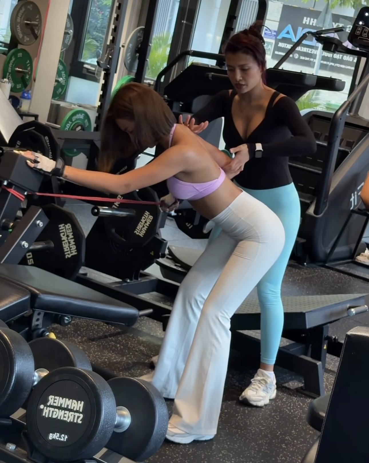 Khánh Huyền vui vẻ sau ly hôn