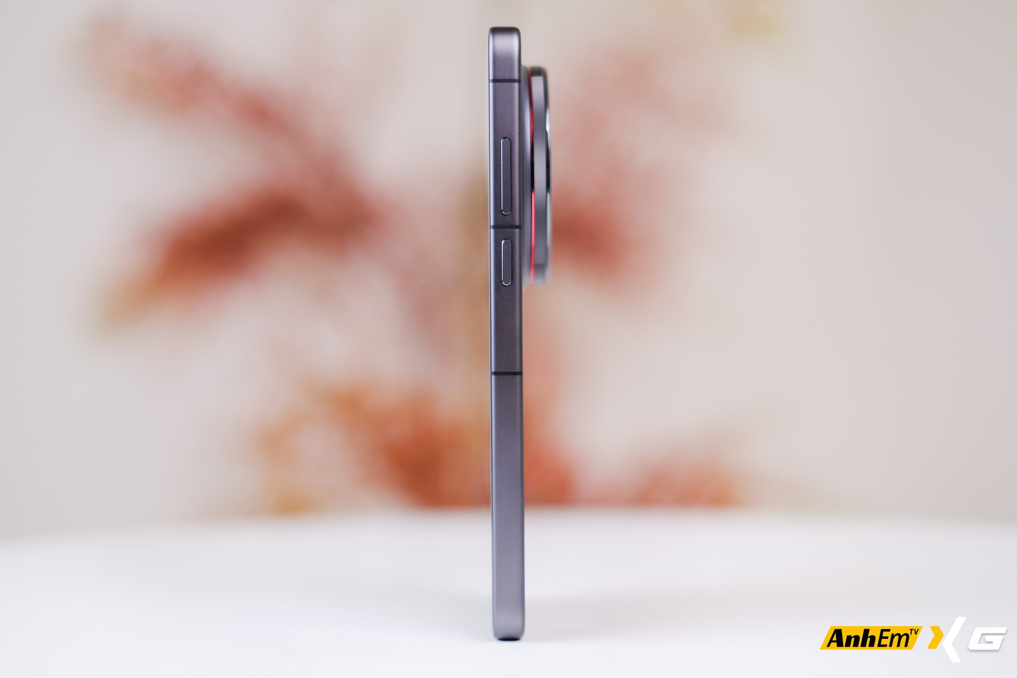 Cụm camera khổng lồ trên vivo X300 Ultra