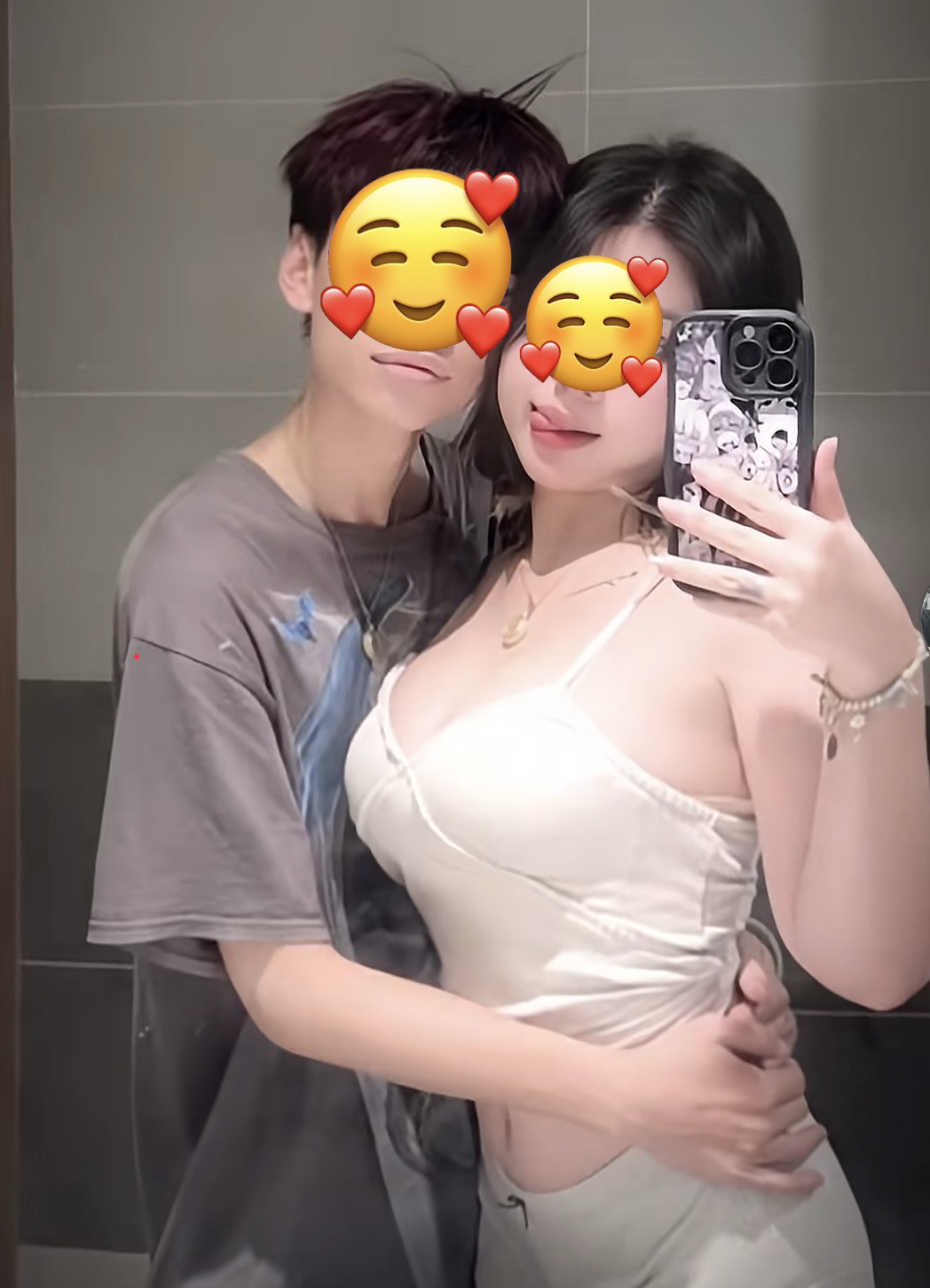 Content nhạy cảm của cặp đôi trẻ