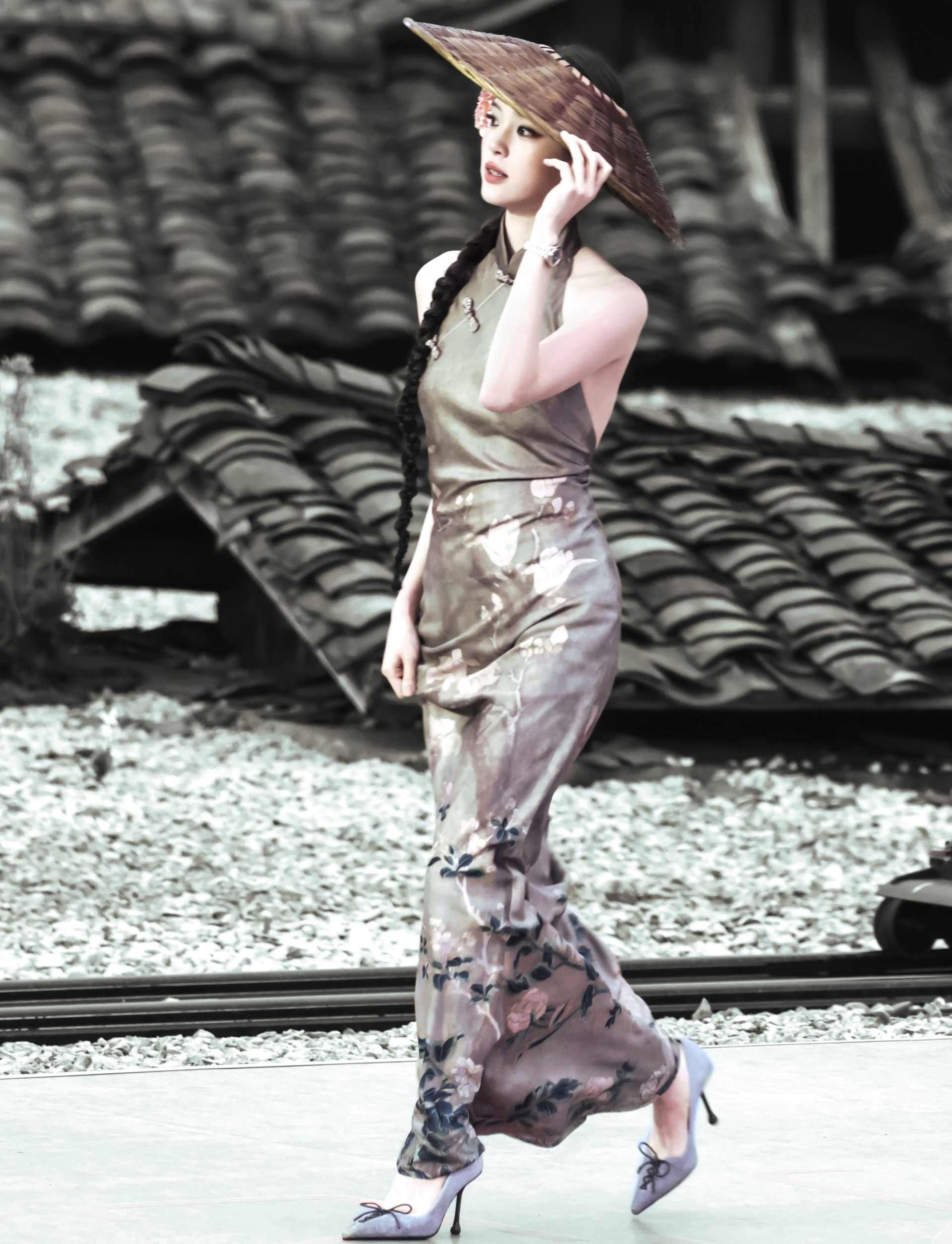 Bức tranh thủy mặc sống động qua hình ảnh Âu Dương Na Na