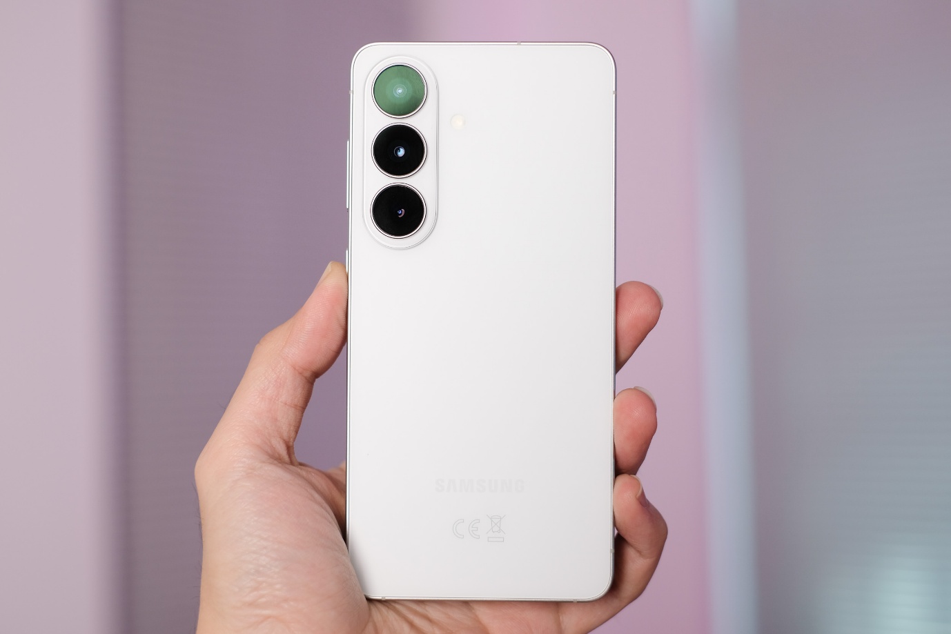 Galaxy S26 được nhiều người dùng lựa chọn bởi sự nhỏ gọn nhưng vẫn đảm bảo hiệu năng của flagship