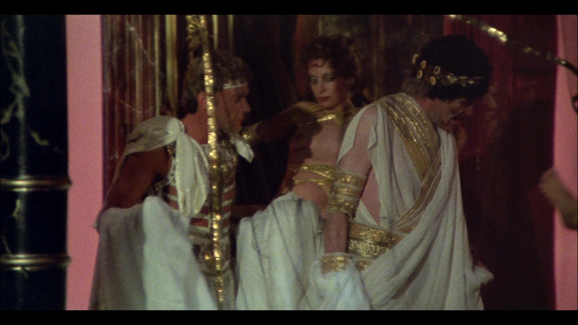 Cảnh nóng trong Caligula