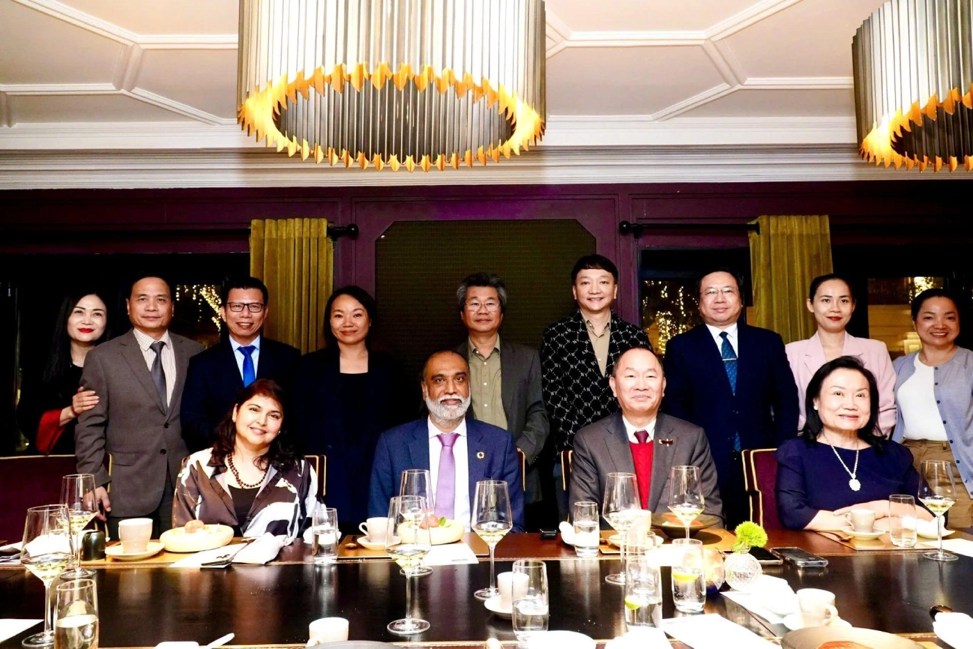 Lãnh đạo Tập đoàn Hoa Lâm tham dự đối thoại AI toàn cầu