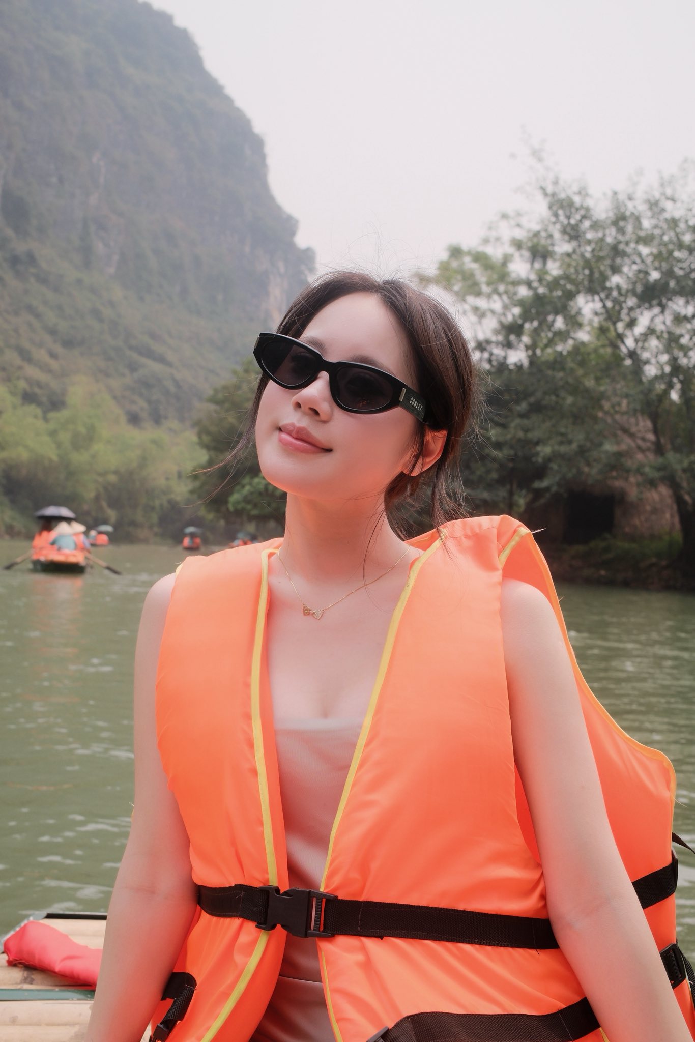 Chân dung hot girl tại Tràng An