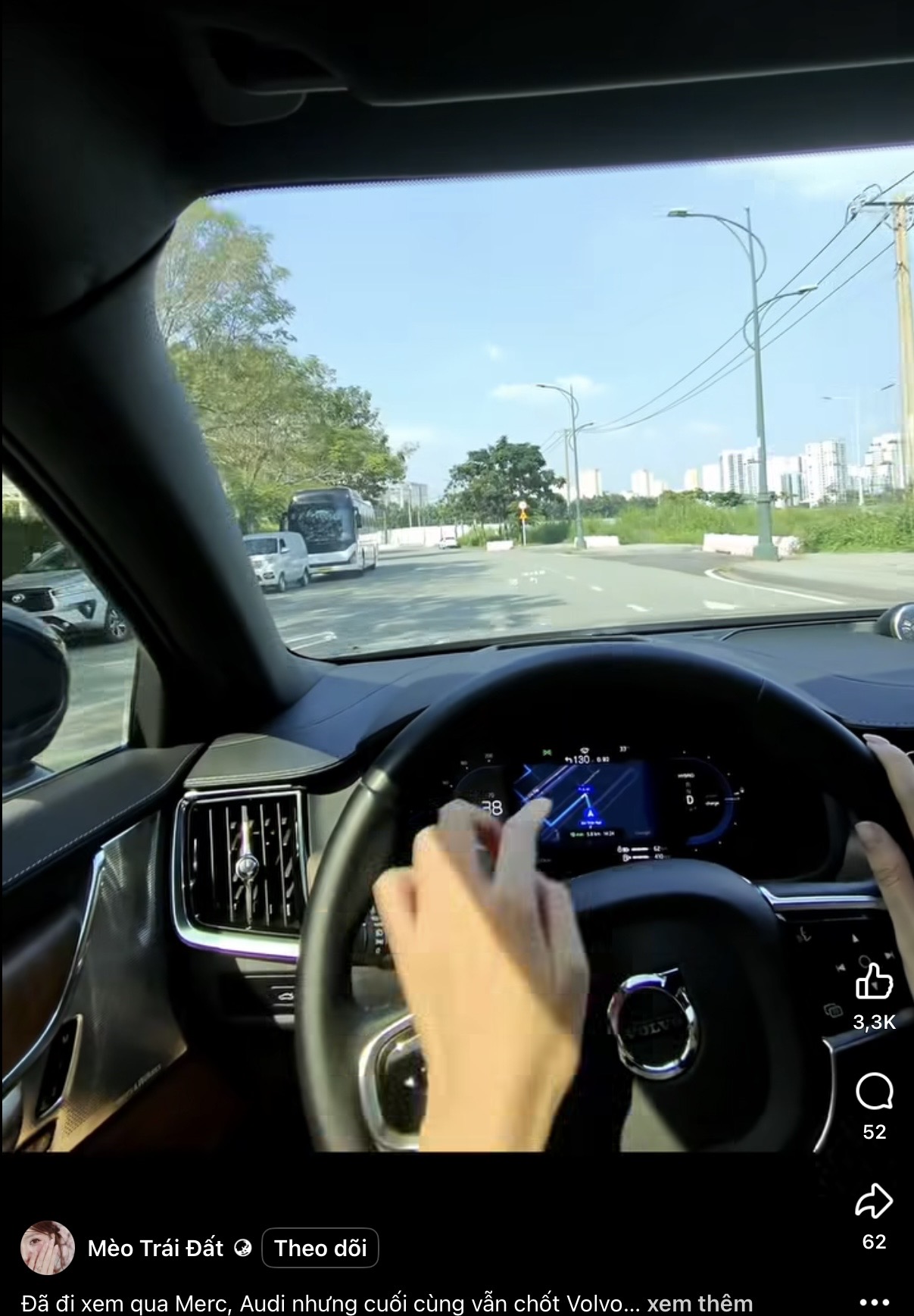 Xe Volvo màu trắng nội thất màu nâu