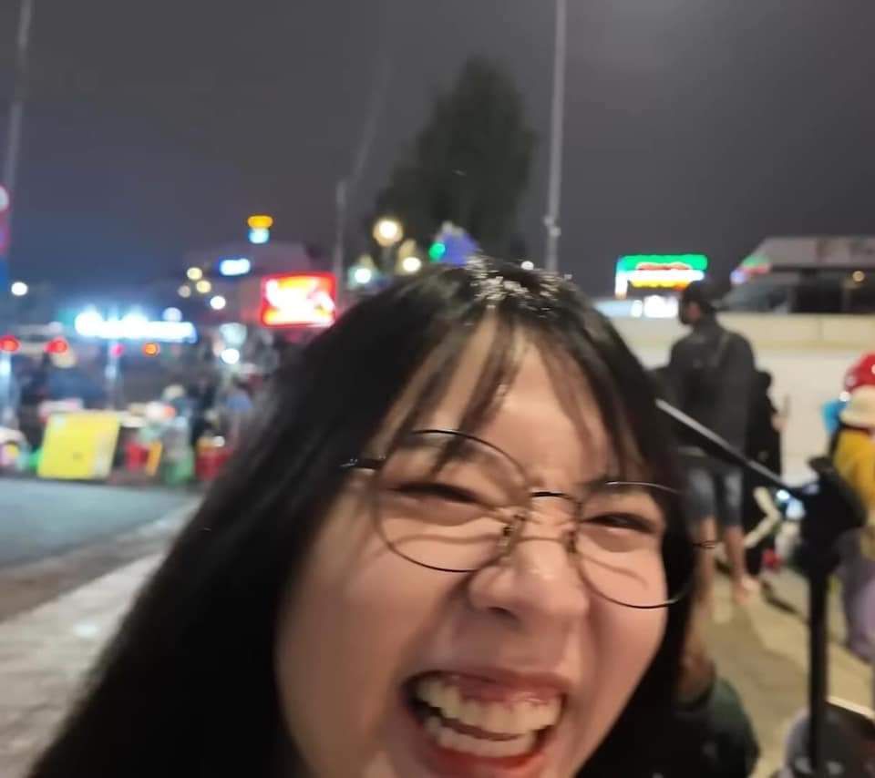 Remind thu hút với phong cách tự nhiên và duyên dáng