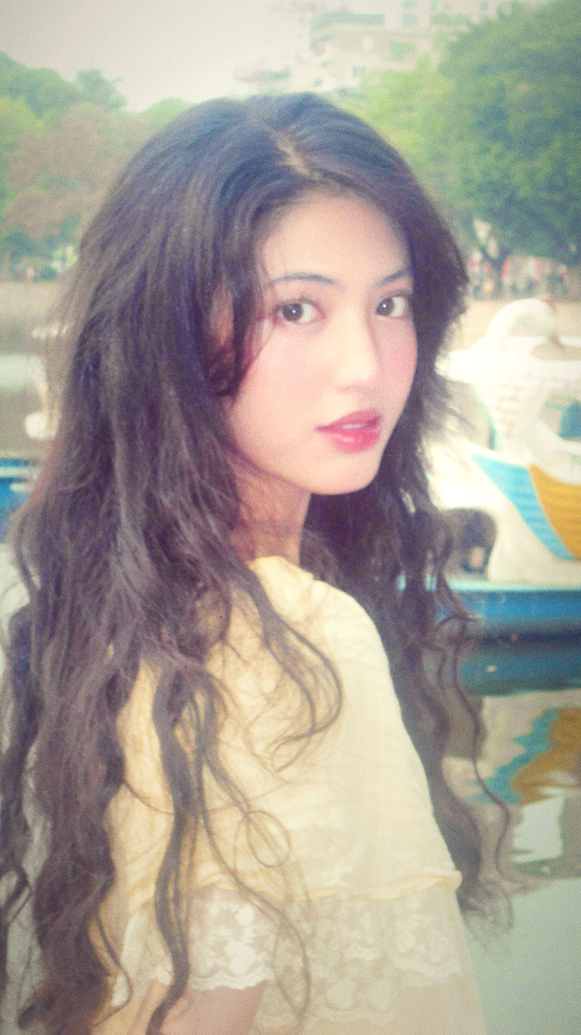 Cô gái nổi tiếng với bộ ảnh chụp ở công viên Thống Nhất: Mình không cố để trông cổ điển- Ảnh 1.