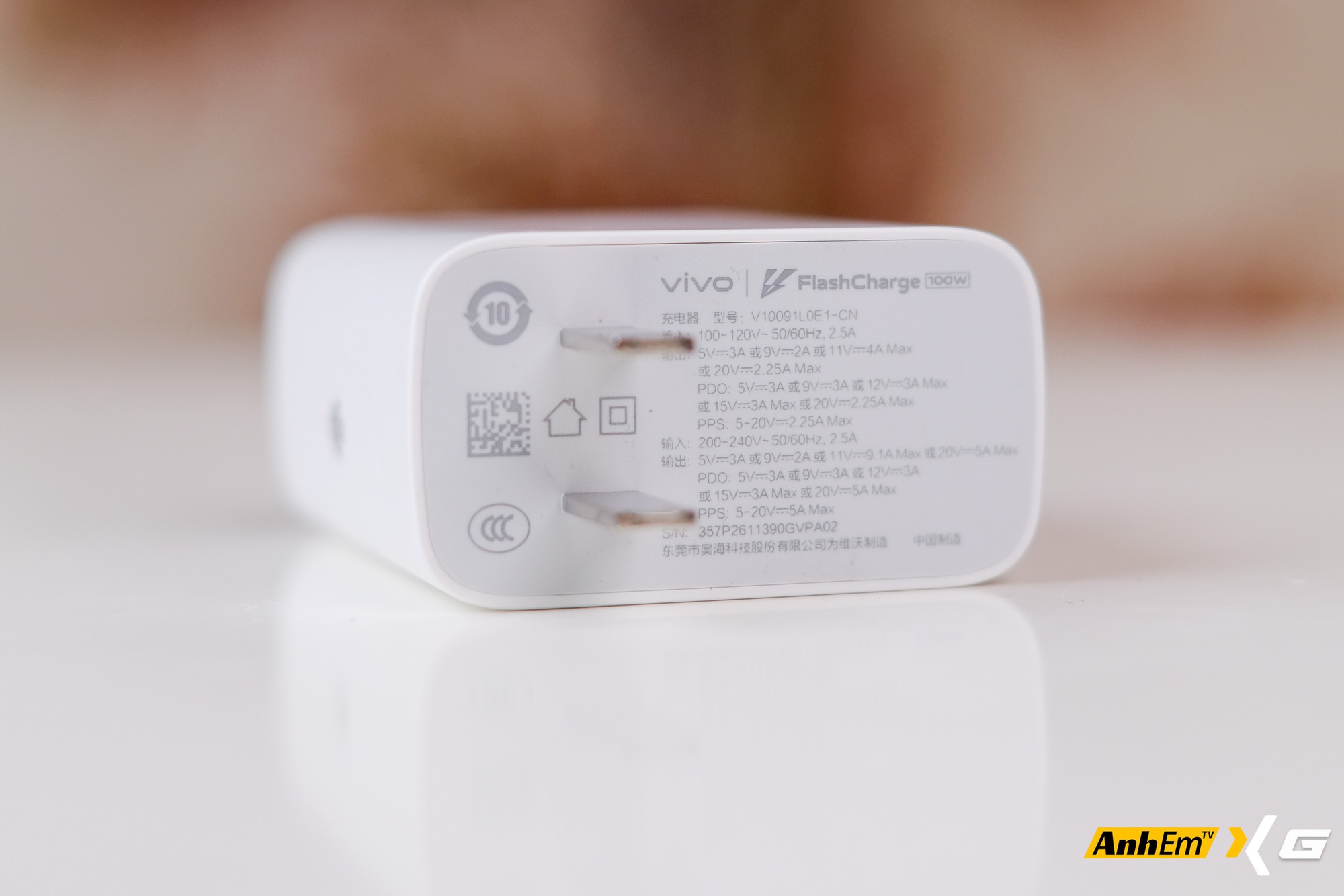 Phụ kiện đi kèm hộp Vivo X300 Ultra