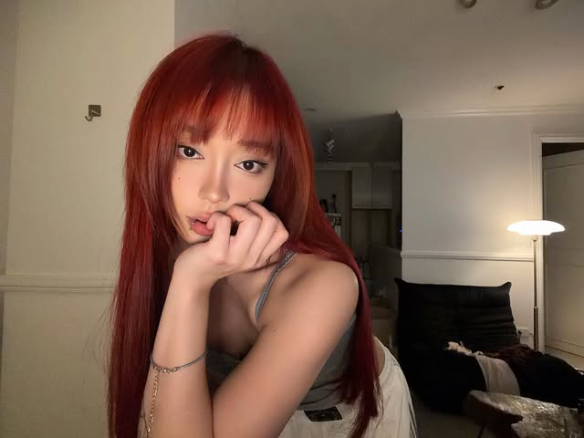 Nữ streamer lai Việt khoe vẻ đẹp tự nhiên sau khi thức dậy