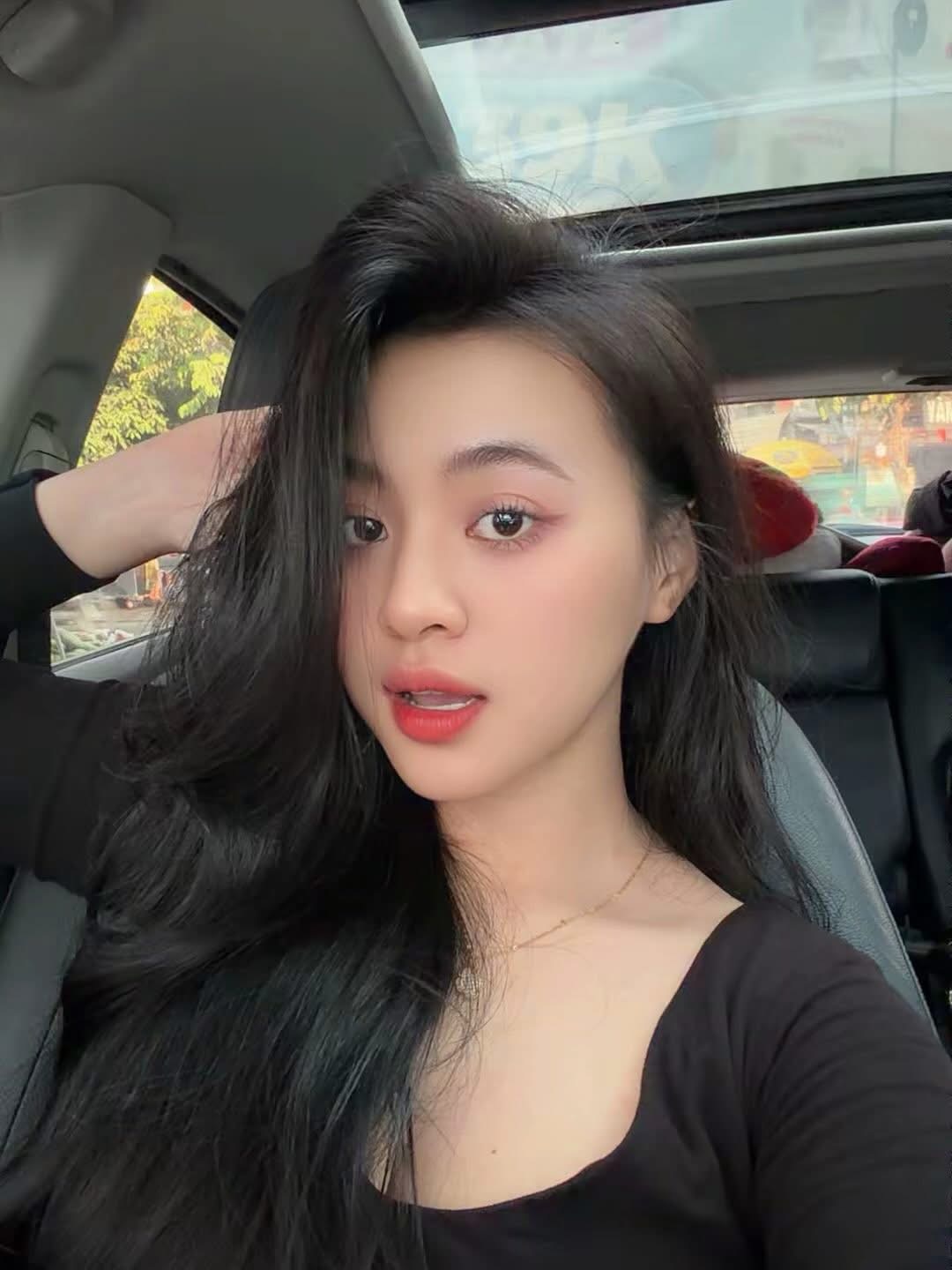 Ánh mắt cuốn hút của mỹ nhân phòng gym