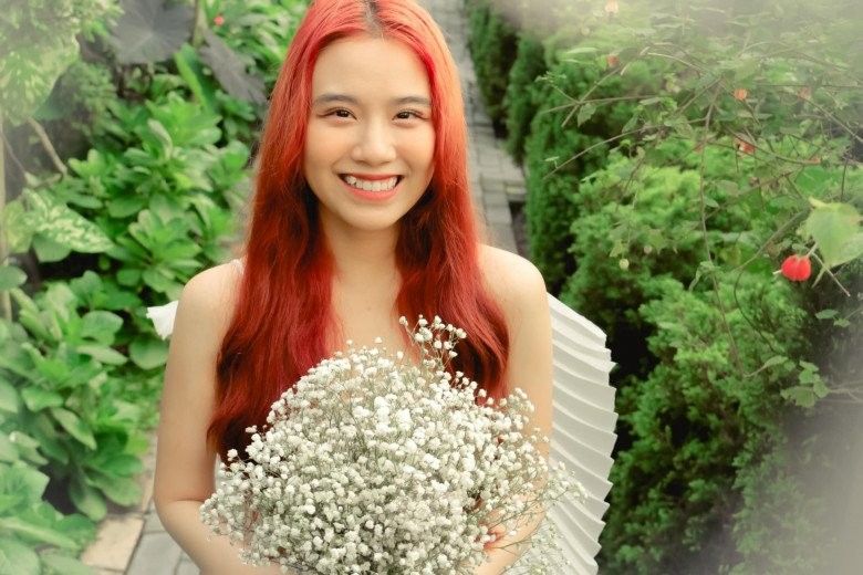 Linh Miu và cú lột xác từ hot girl trong sáng đến 'thánh nữ' gợi cảm- Ảnh 1.