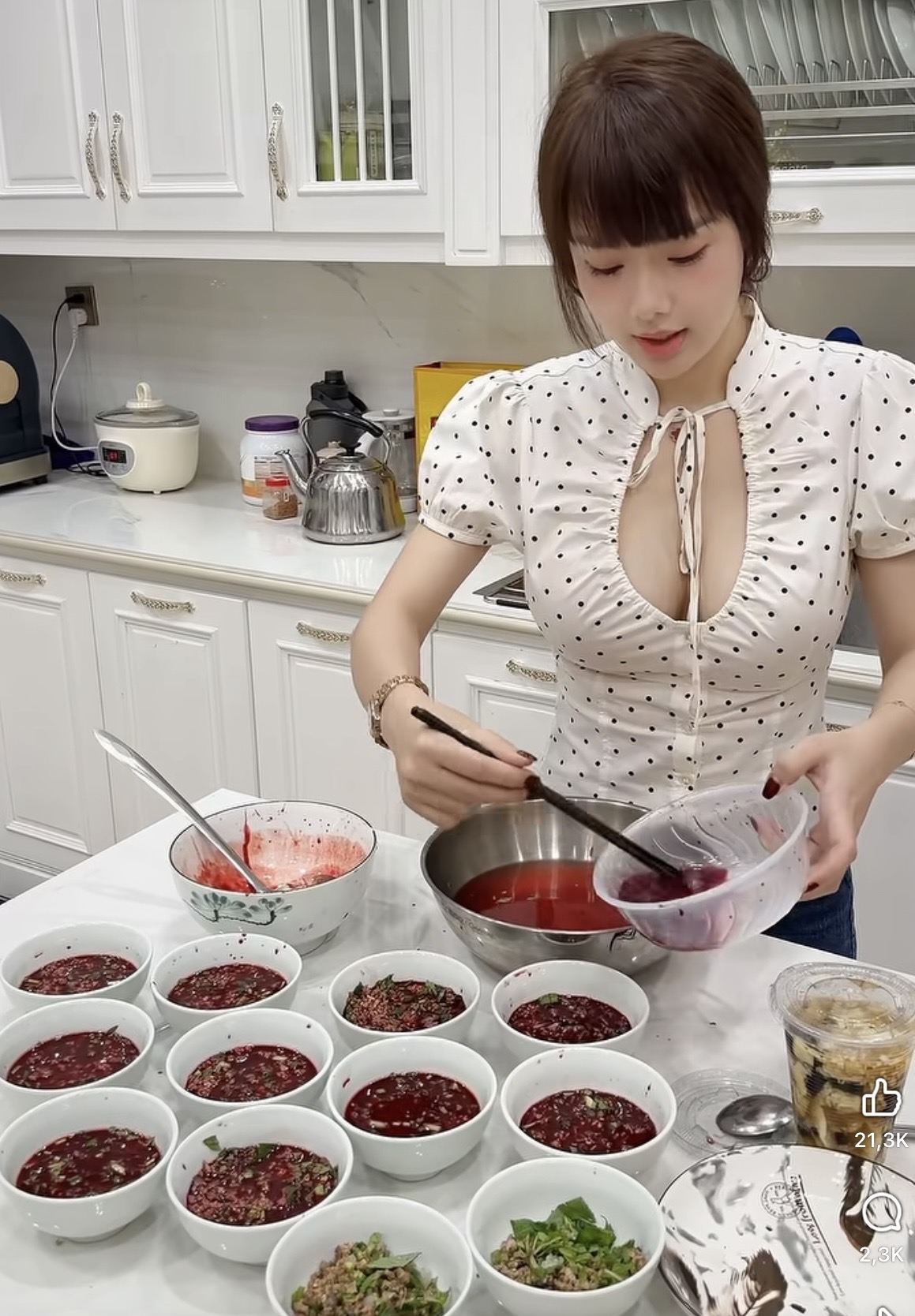 Khéo tay trong chế biến tiết canh