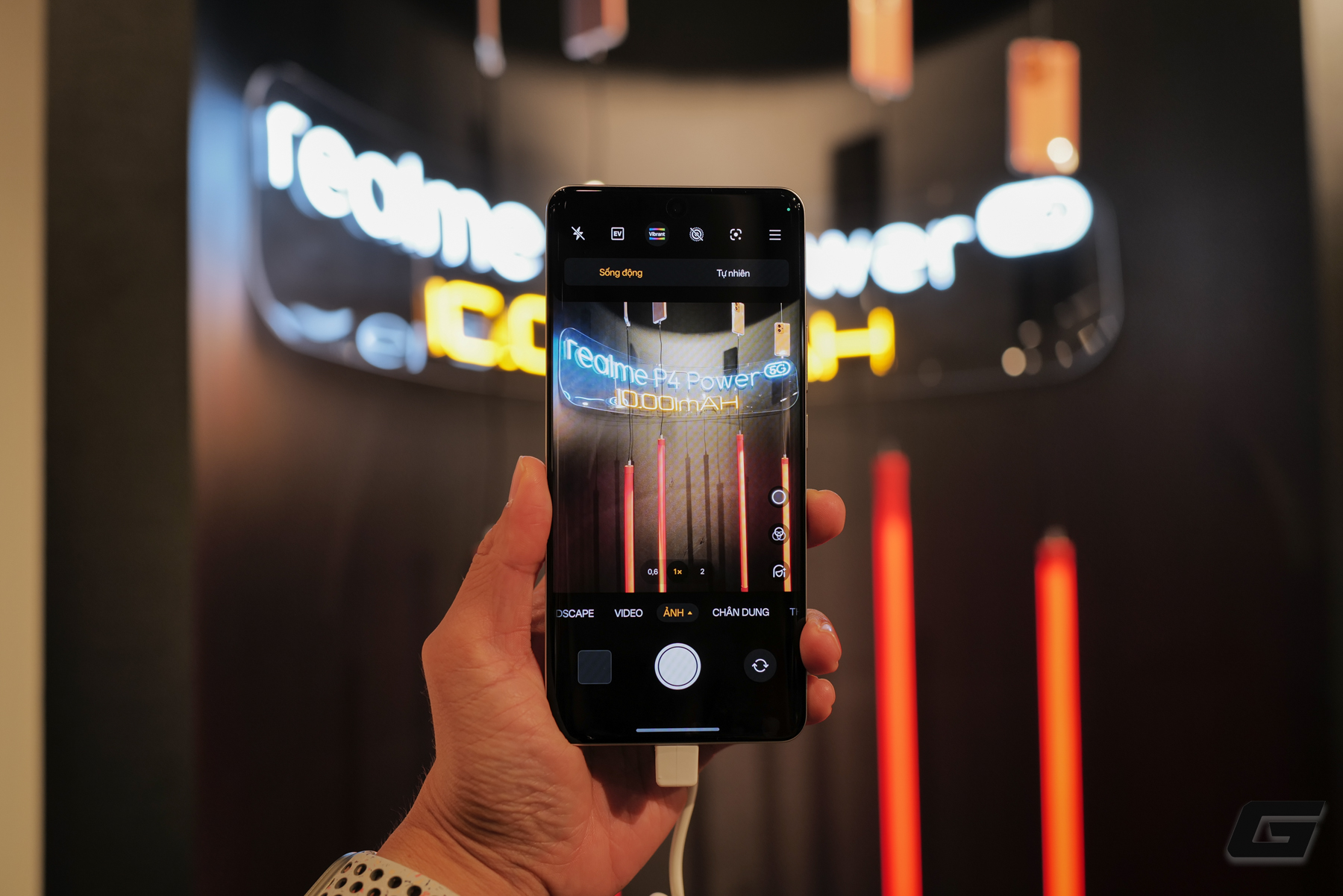 Chất liệu bền bỉ và tiêu chuẩn quân đội