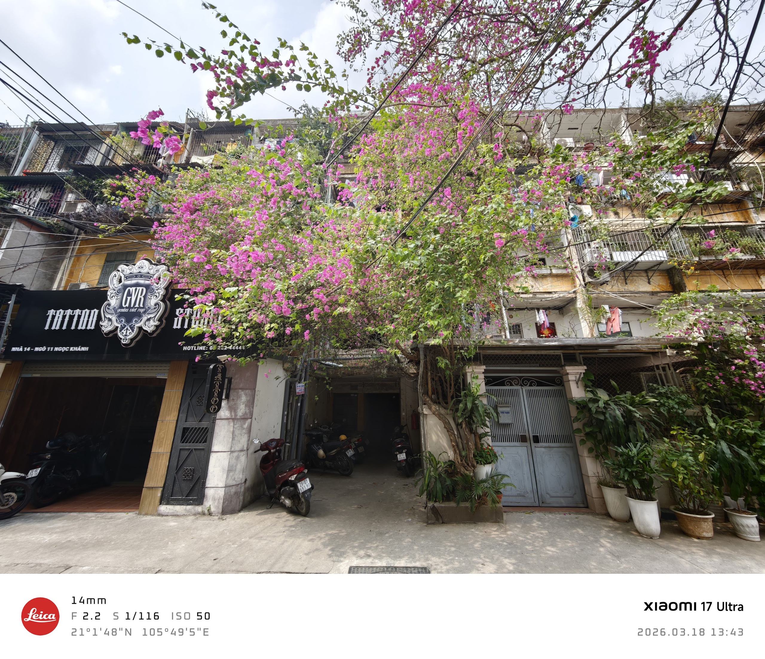 Góc siêu rộng so sánh giữa hai điện thoại