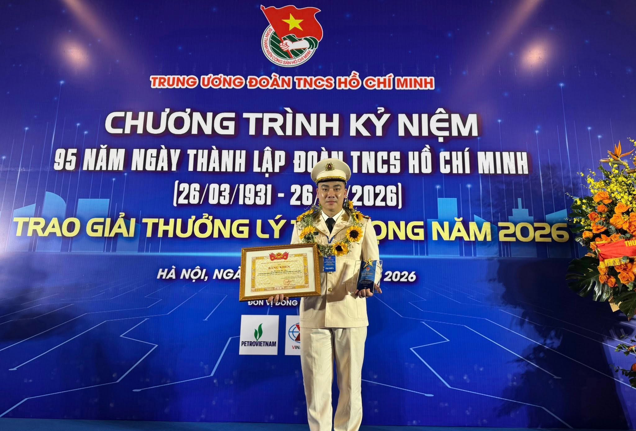 Chiến sĩ trẻ tiên phong ứng dụng trí tuệ nhân tạo vào công tác dân vận - Ảnh 4.