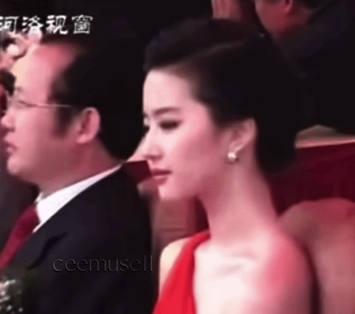 Cận cảnh góc nghiêng cực phẩm của nữ diễn viên.