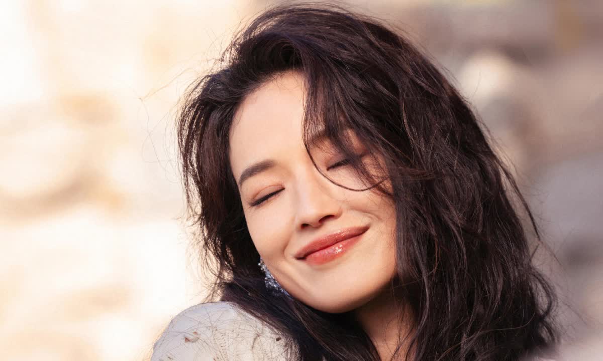 Thư Kỳ - ngôi sao sáng của dòng phim cấp ba