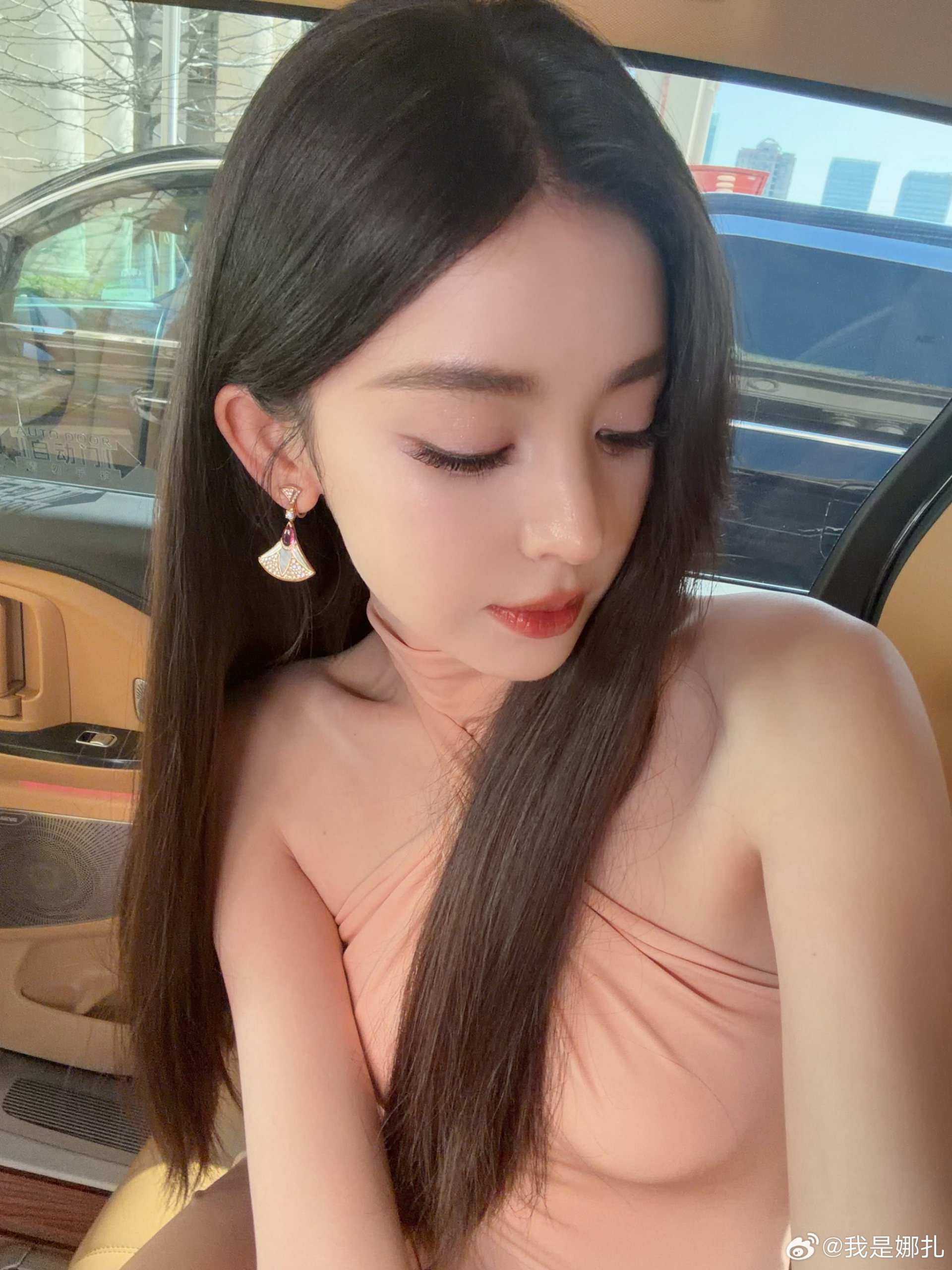 Cổ Lực Na Trát cải thiện khả năng diễn xuất