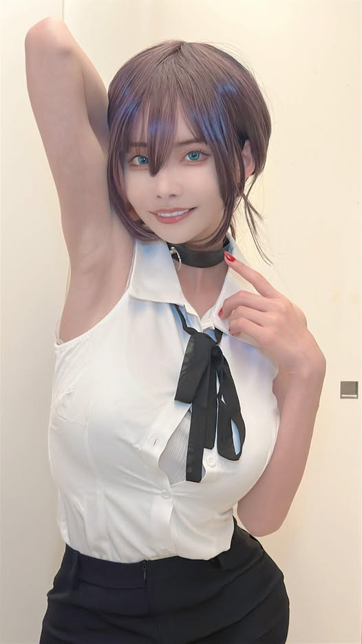 Eimi Fukada cosplay Reze sống động