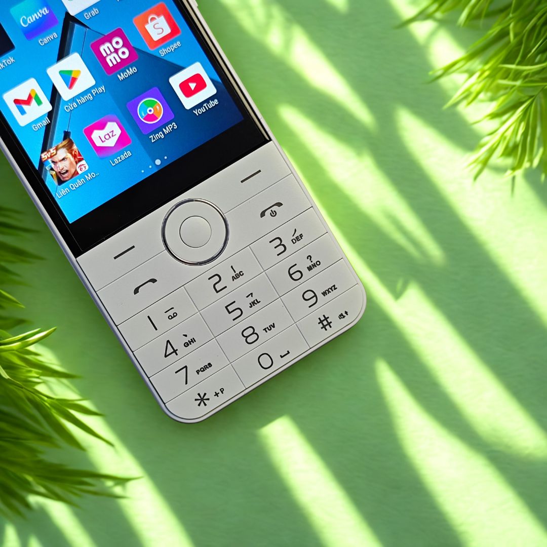 Bàn phím T9 vật lý trên điện thoại R17 Plus Max