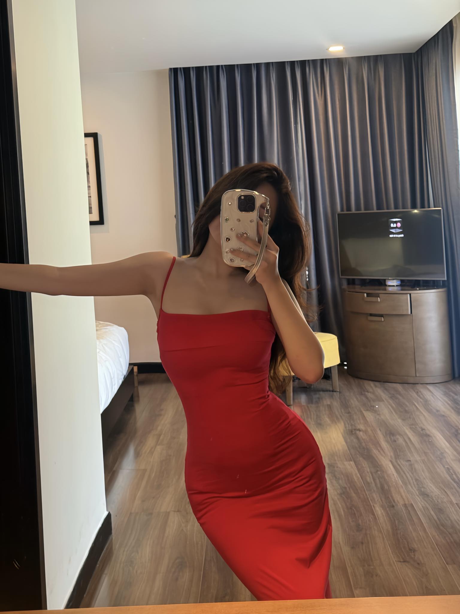 Nữ MC nổi bật với thần thái tự tin và vóc dáng chuẩn