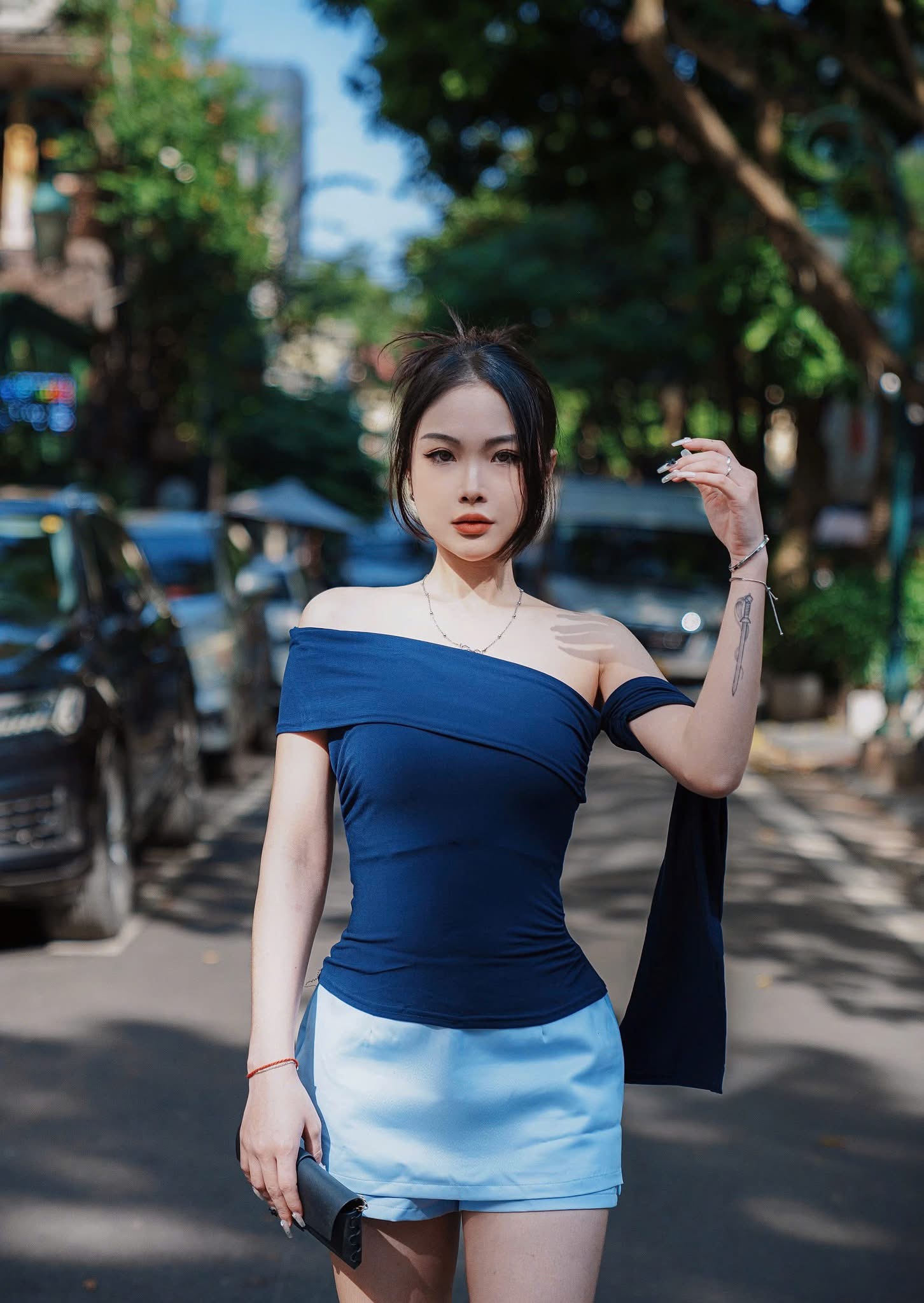 Fan cuồng nhiệt thả tym chúc mừng màn tái xuất của MC Nana