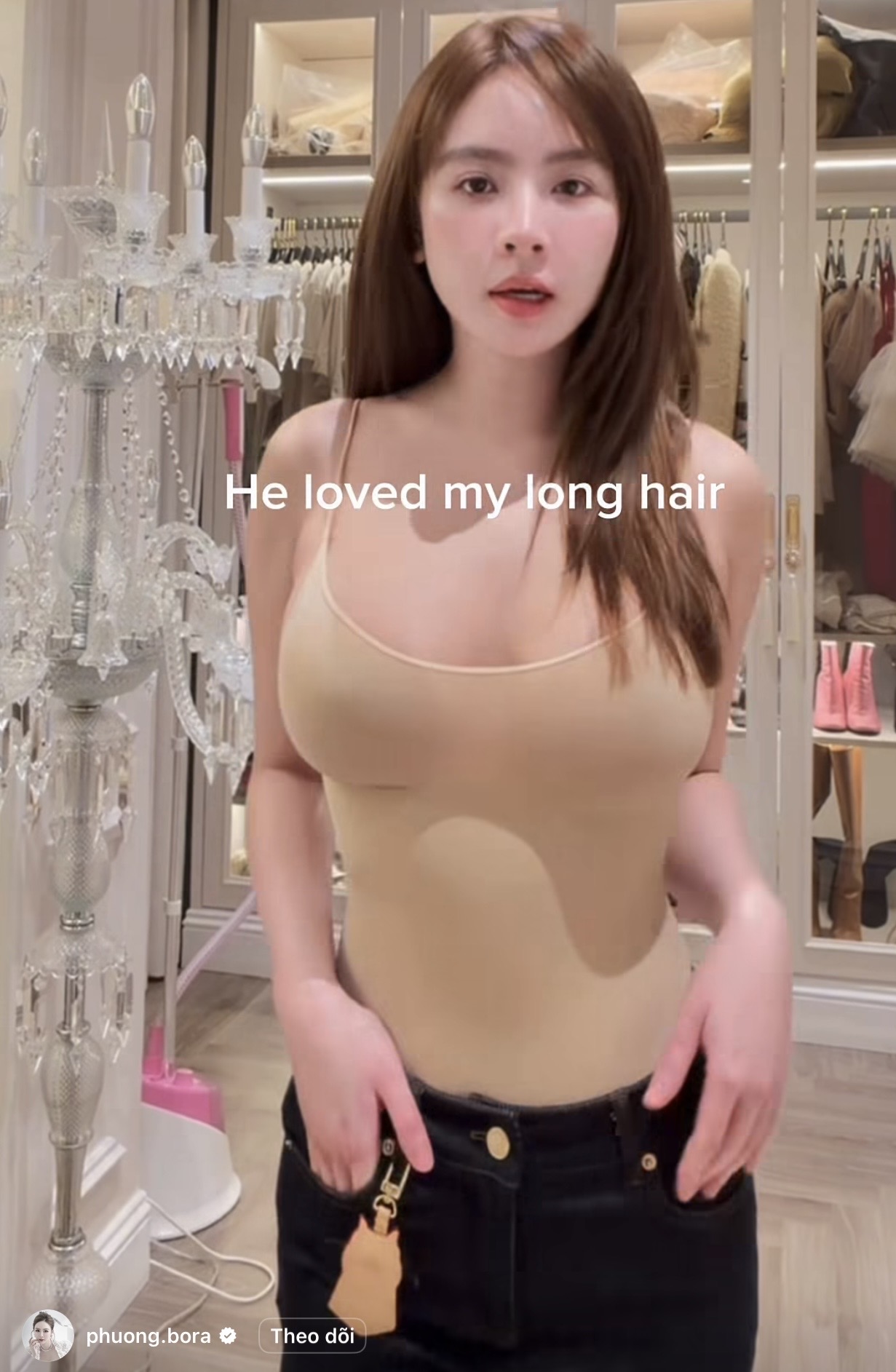 Phương Bora với mái tóc dài thướt tha trước đây