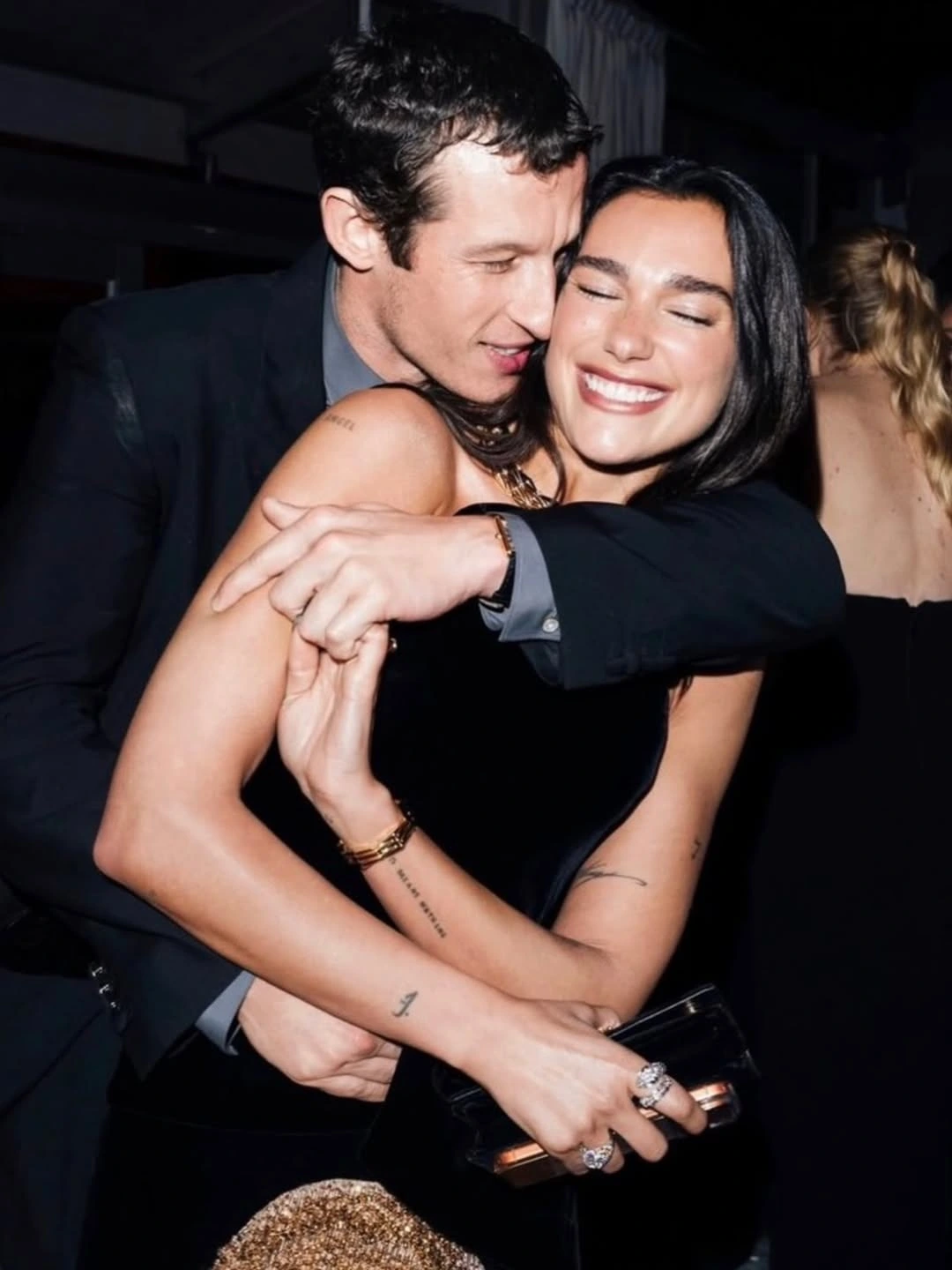 Dua Lipa trẻ trung và sành điệu