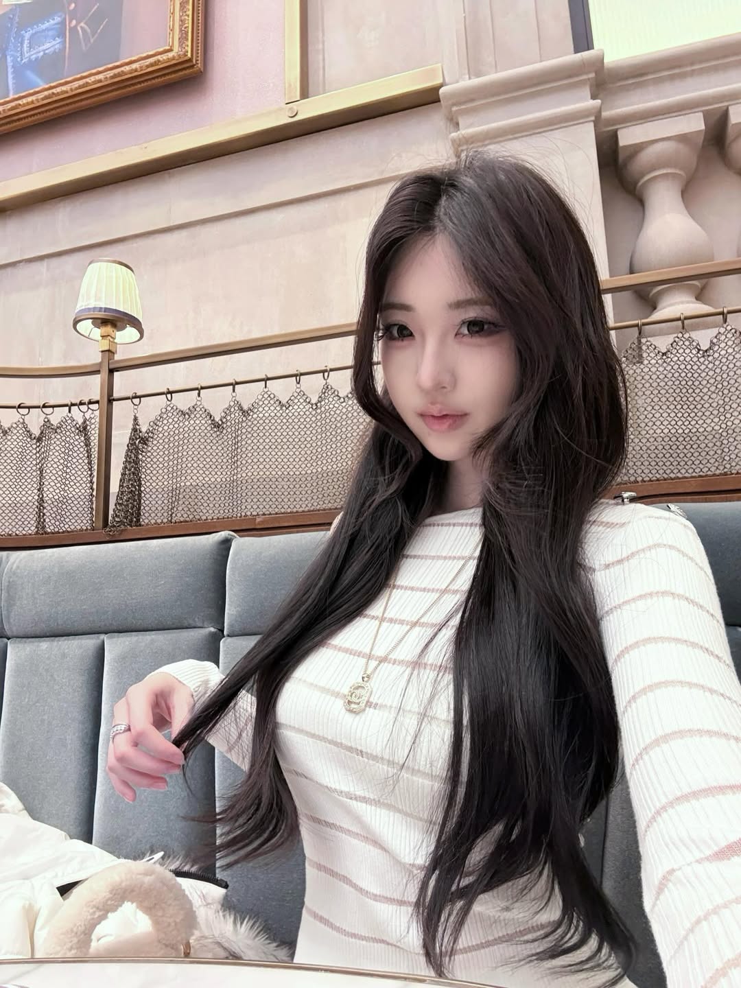 Shirui Yu tỏa sáng trên sân đấu Khó rời mắt khỏi nhan sắc đẹp như từ phim bước ra của nữ vận động viên bóng chuyền này - Ảnh 8.