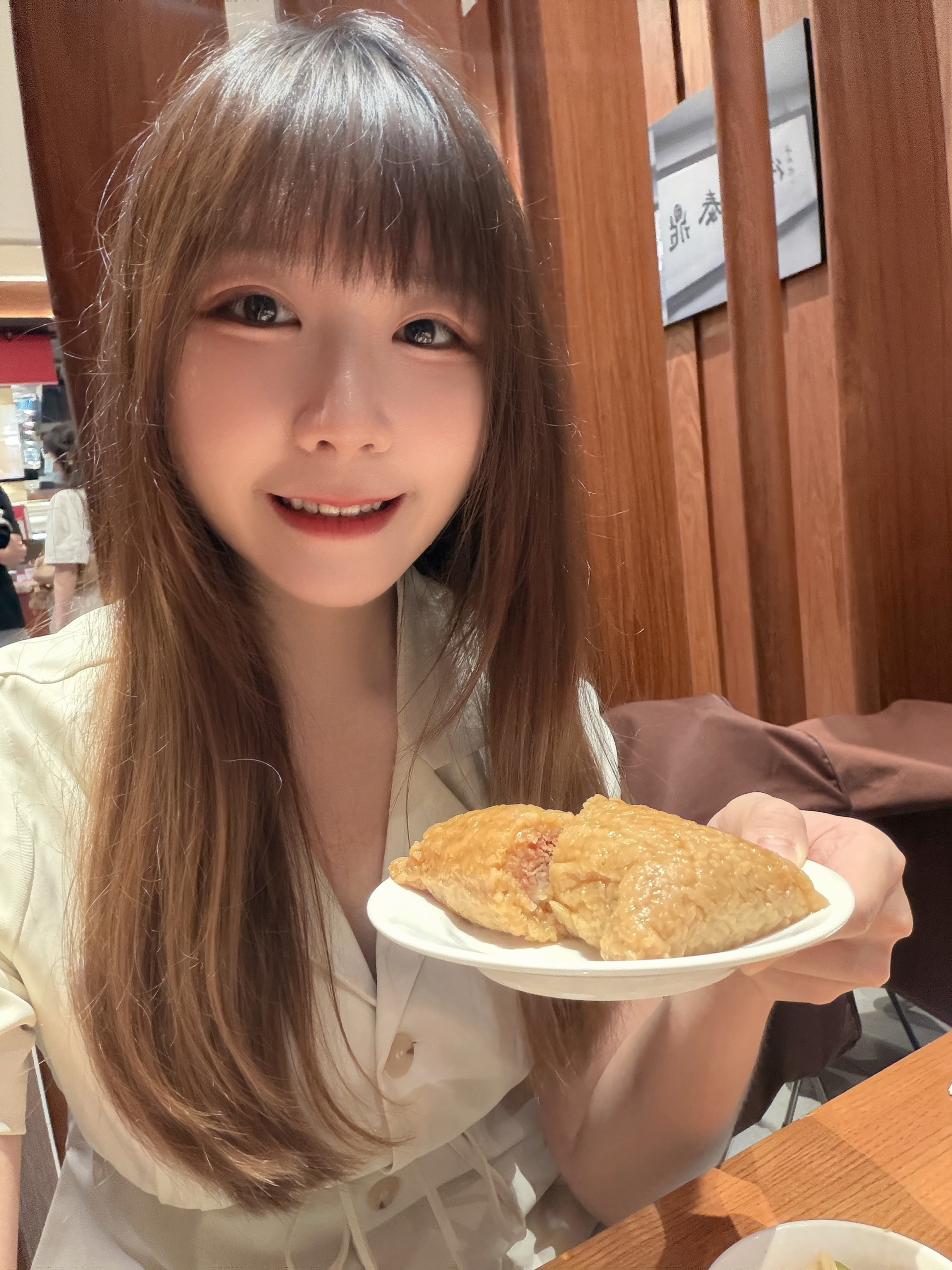 Nữ game thủ thể hiện tư duy nghệ thuật qua trò chơi