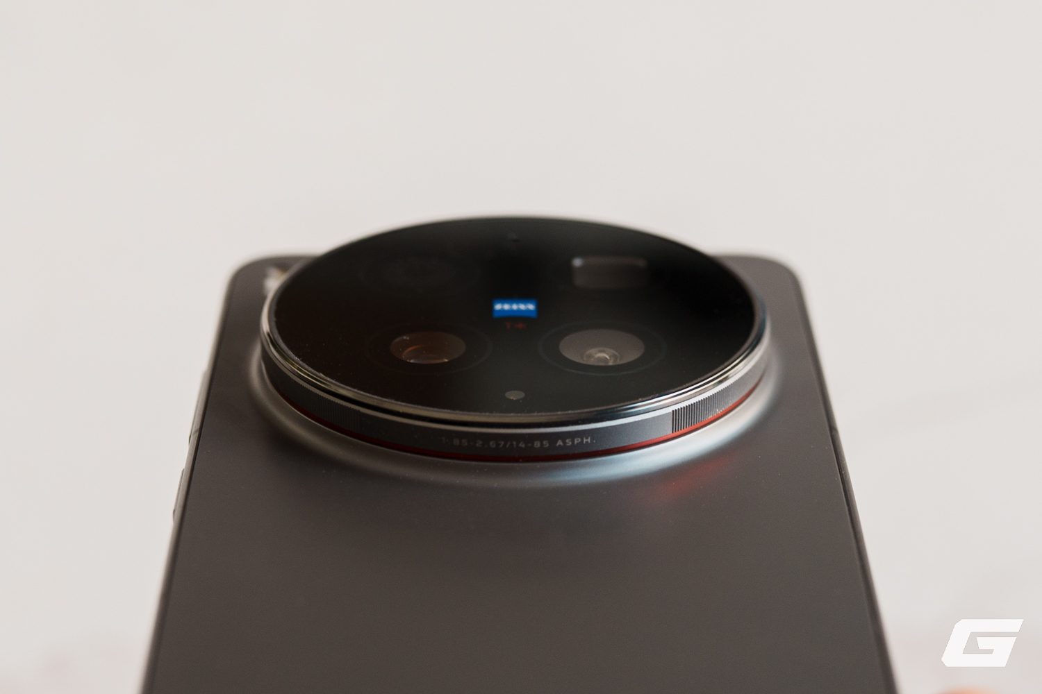 Cụm camera lồi nổi bật trên vivo X300 Ultra năm 2026 Cụm camera nổi bật của điện thoại cao cấp