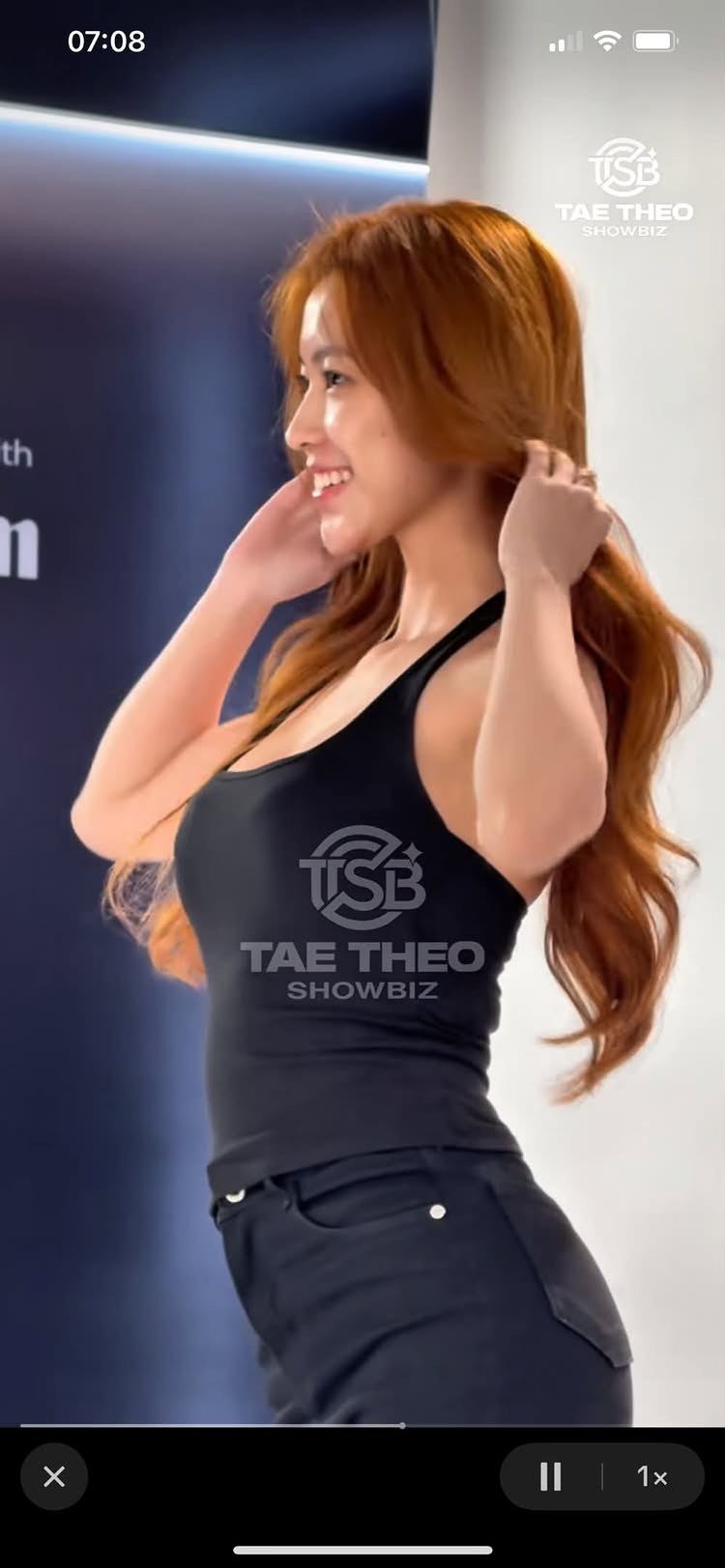 Phút giây thần thái đỉnh cao của cô gái trẻ